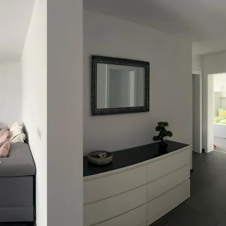 Apartment Lana