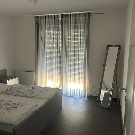 Lana Apartmán *