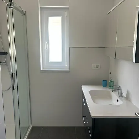 Lana Apartment *